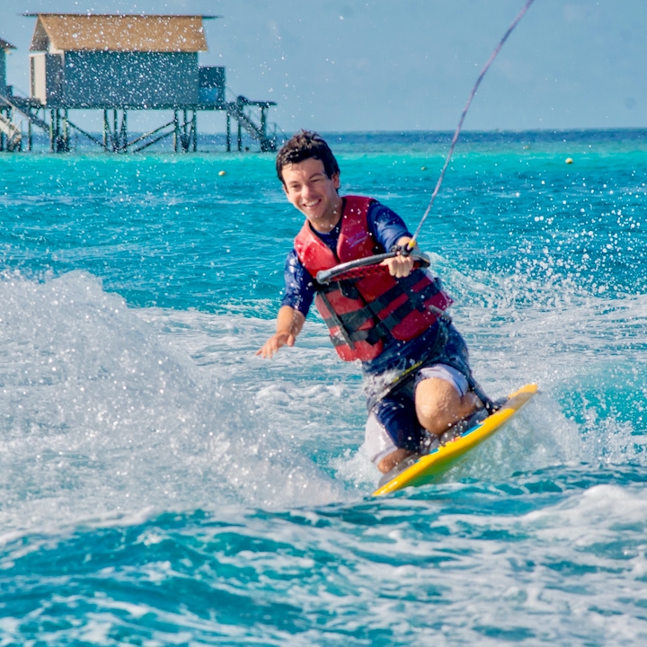 KNEEBOARDING