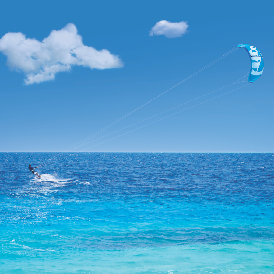 KITESURFING